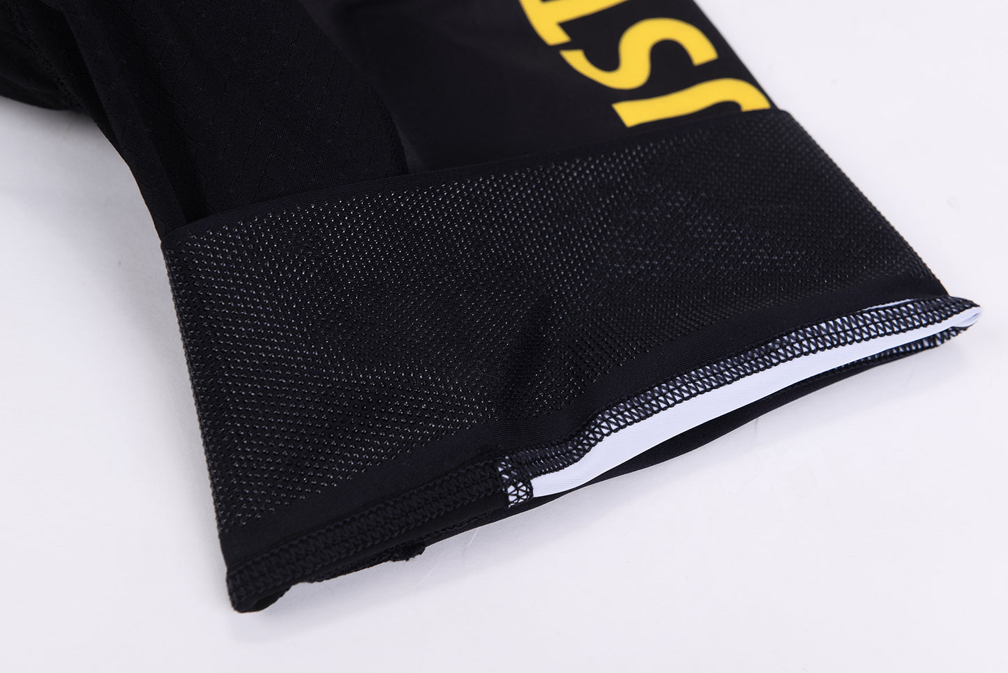 AUSTRALIA BIBS 23
